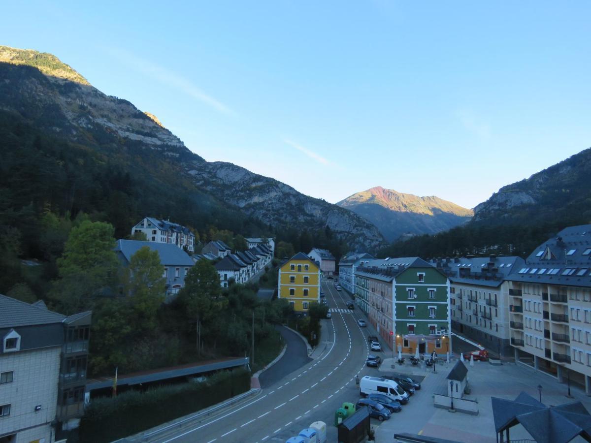 Atico Duplex Reformado Con Vistas A La Montana Apartment Canfranc Exterior photo